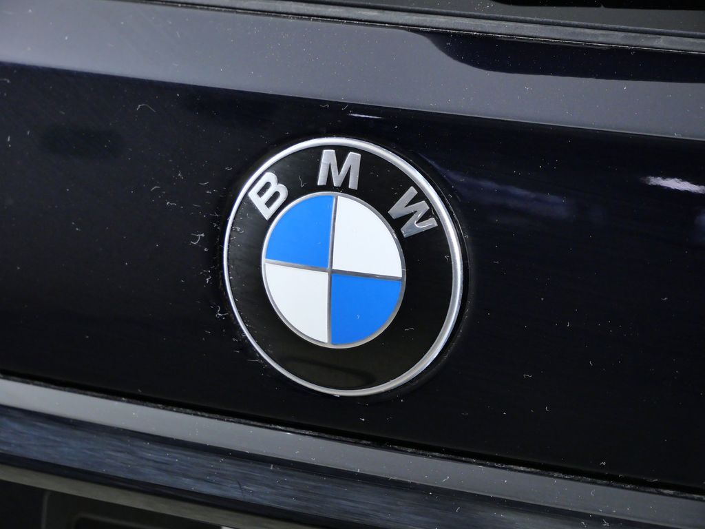 Thumbnail: 2026 BMW X7 - 11