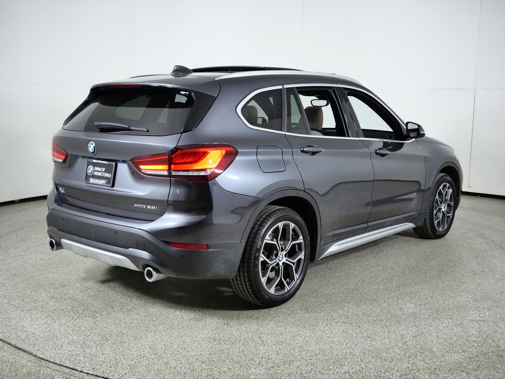 Thumbnail: 2022 BMW X1 - 10