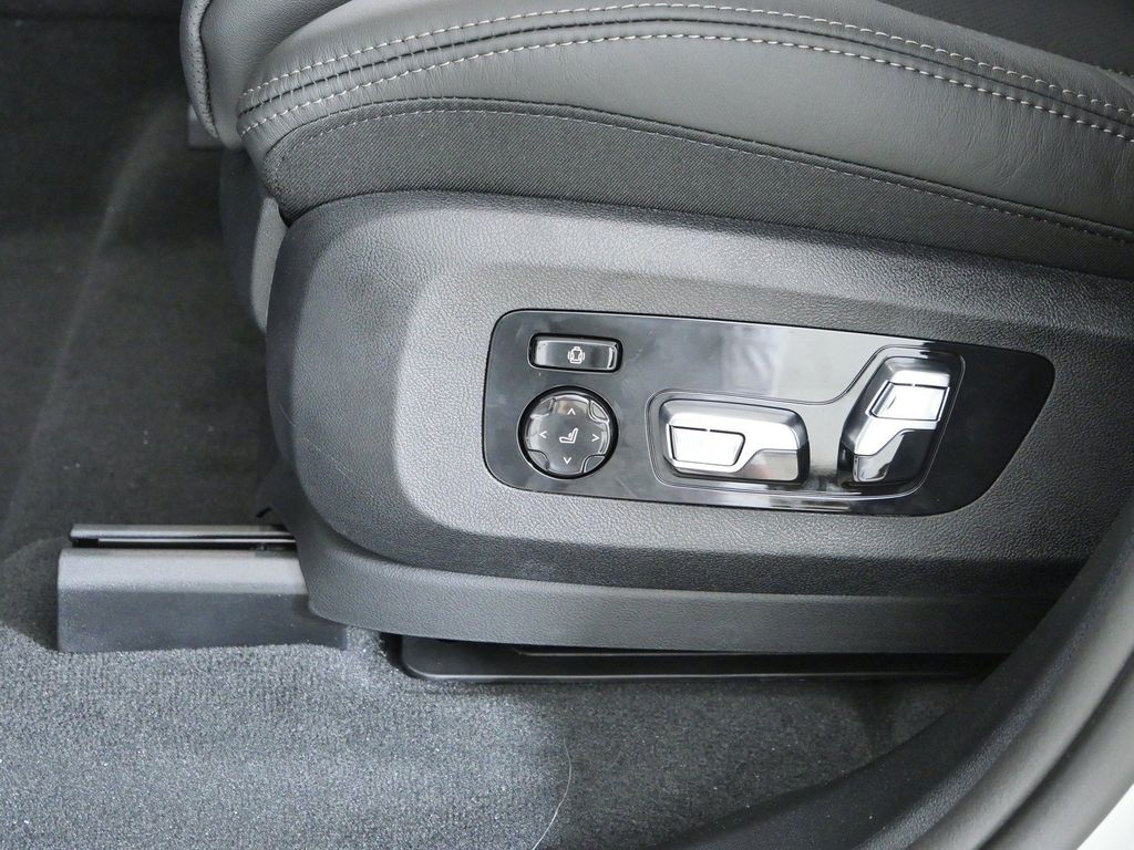 Thumbnail: 2026 BMW X5 - 38