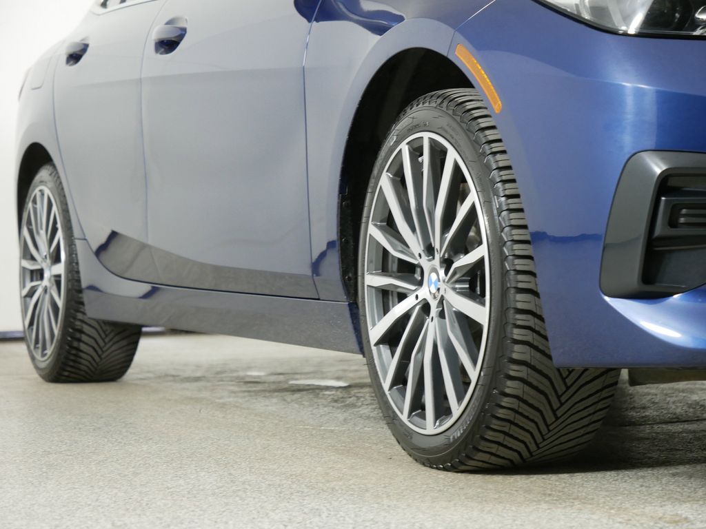 Thumbnail: 2022 BMW 2 Series - 6