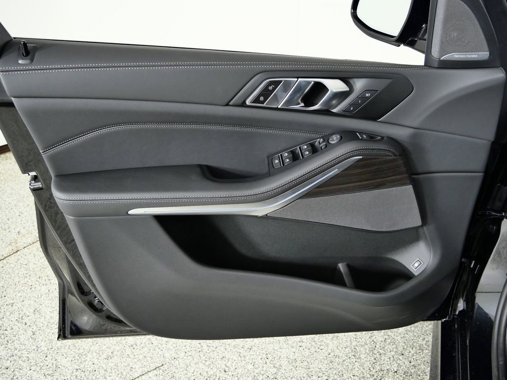 Thumbnail: 2026 BMW X5 - 36