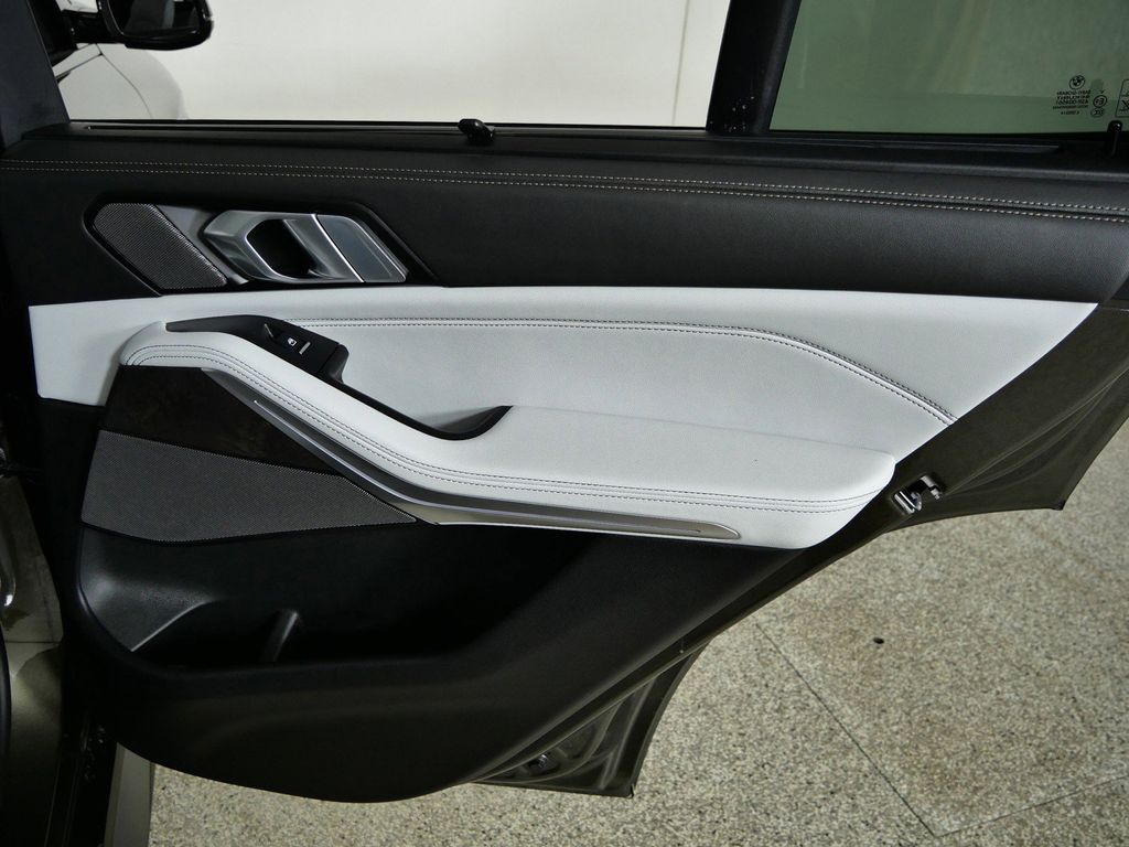 Thumbnail: 2026 BMW X5 - 25