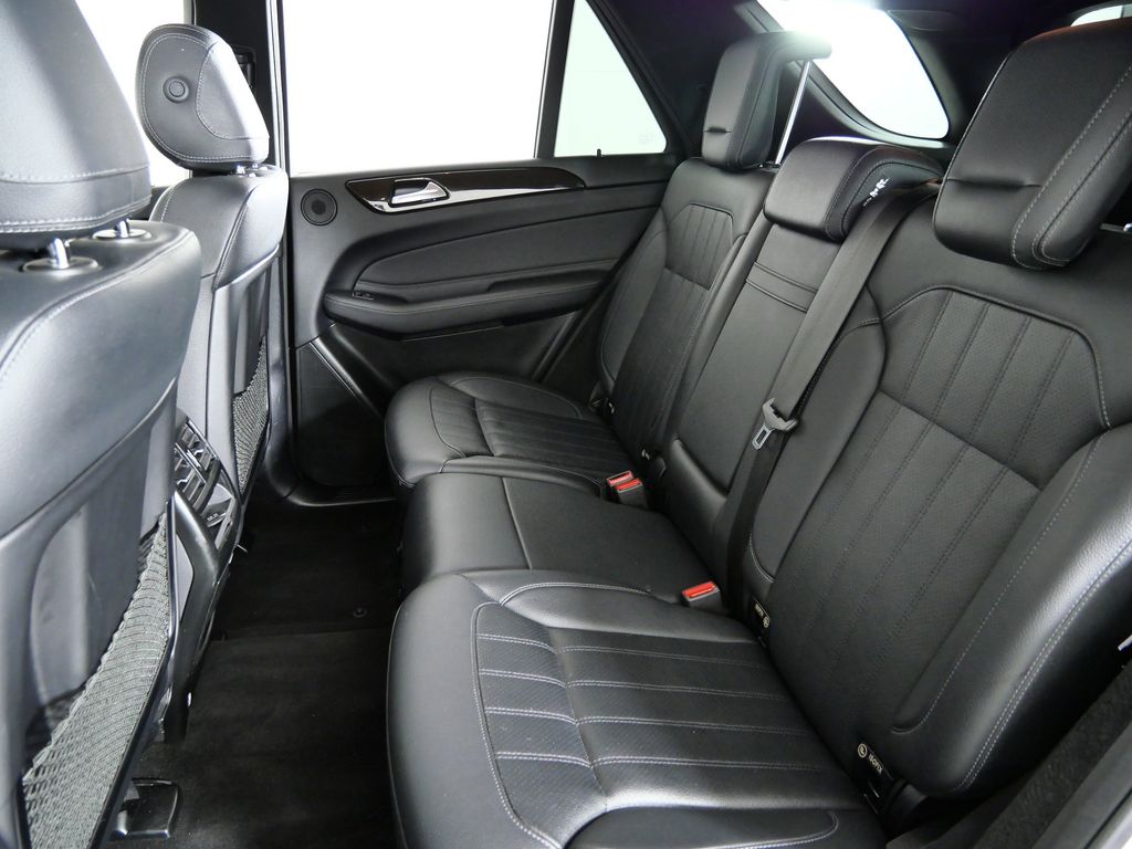 Thumbnail: 2017 Mercedes-Benz GLE - 32