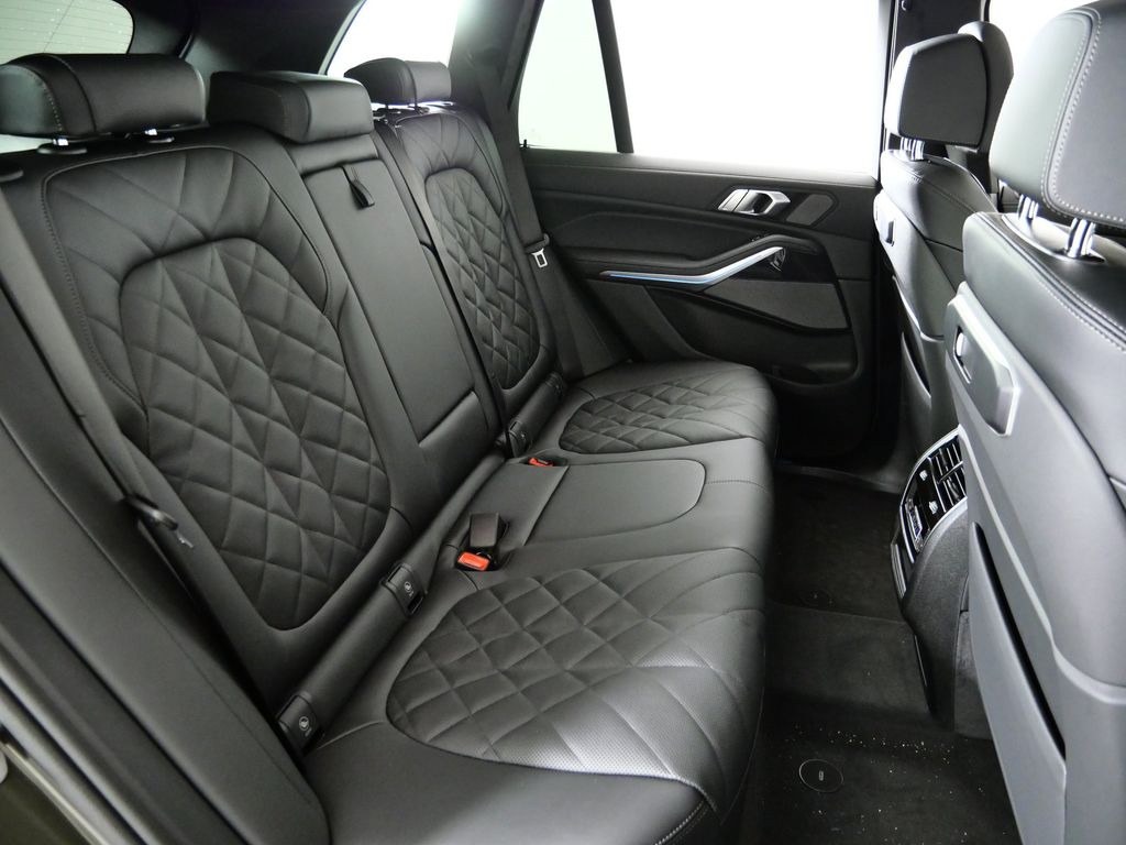 Thumbnail: 2026 BMW X5 - 27