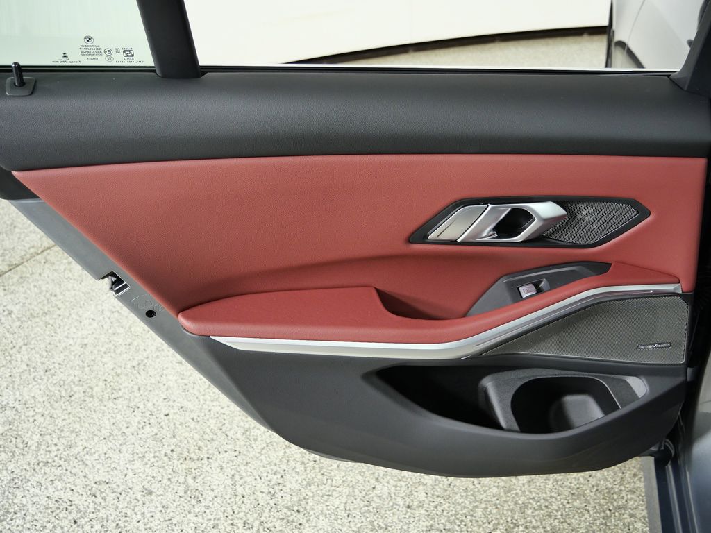 Thumbnail: 2025 BMW 3 Series - 34