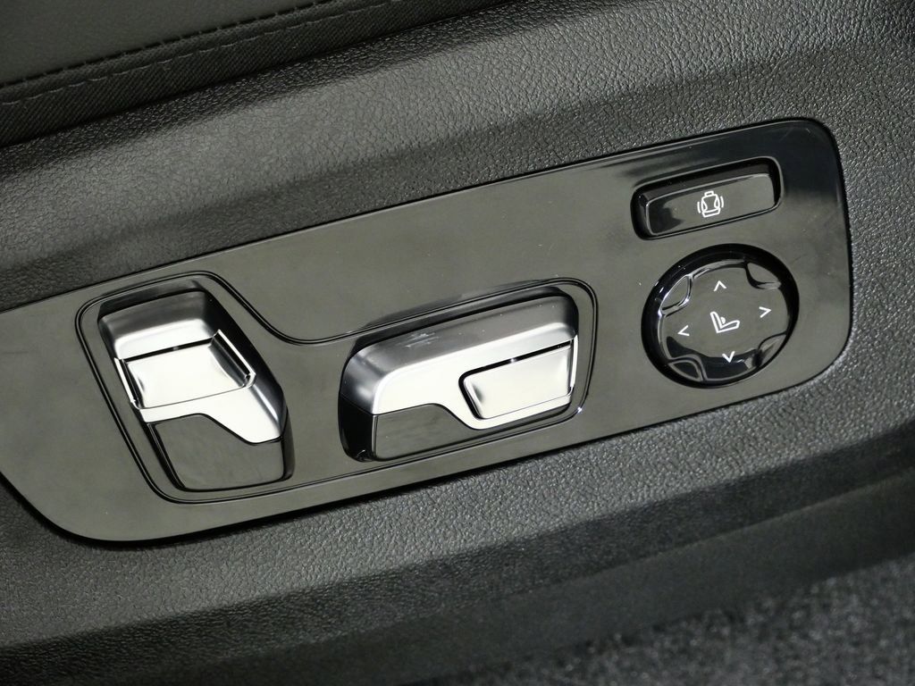 Thumbnail: 2026 BMW X5 - 24