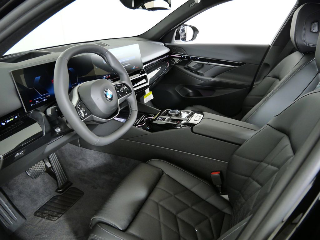 Thumbnail: 2026 BMW 5 Series - 32