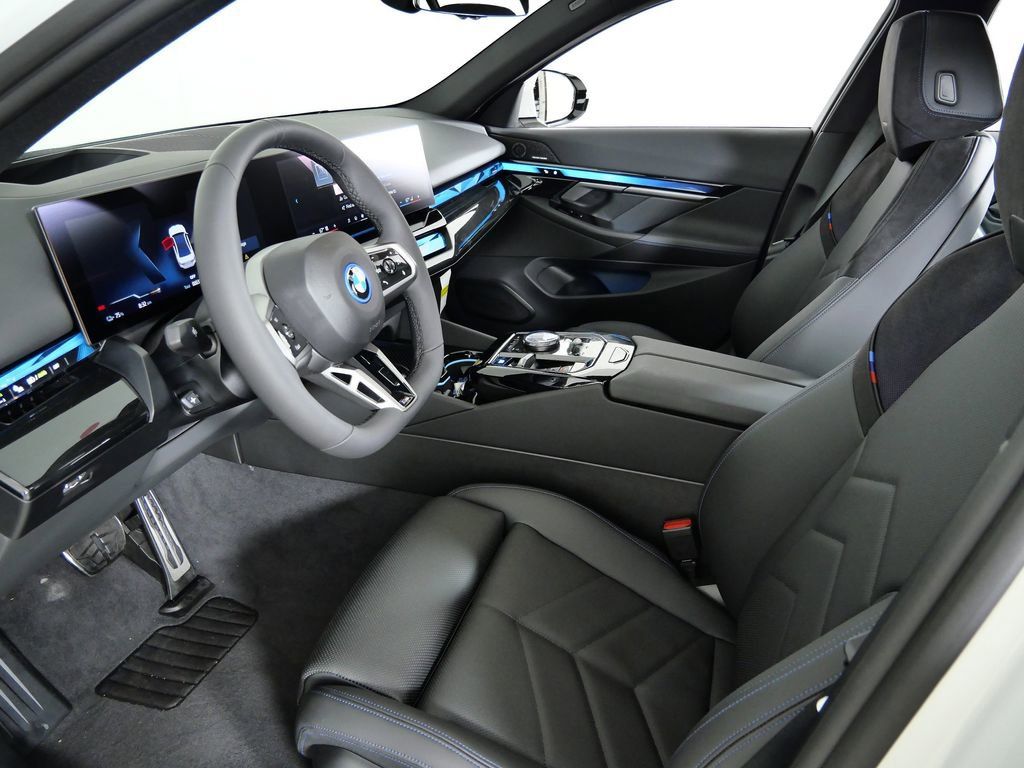 Thumbnail: 2026 BMW i5 - 34