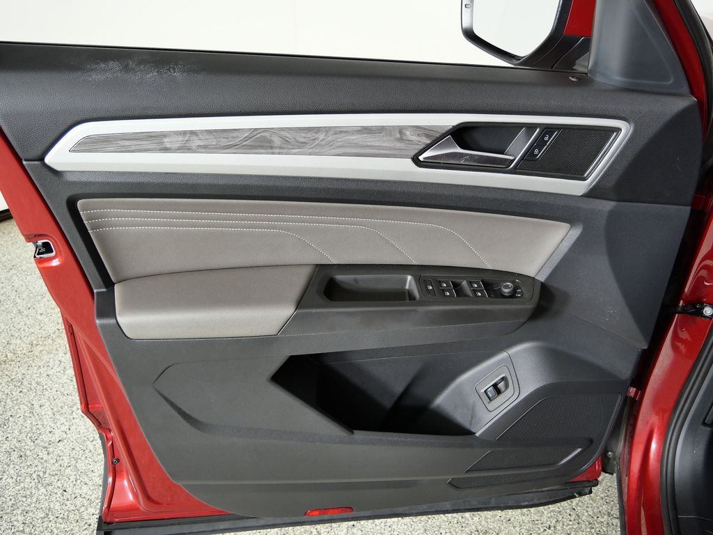 Thumbnail: 2023 Volkswagen Atlas - 32