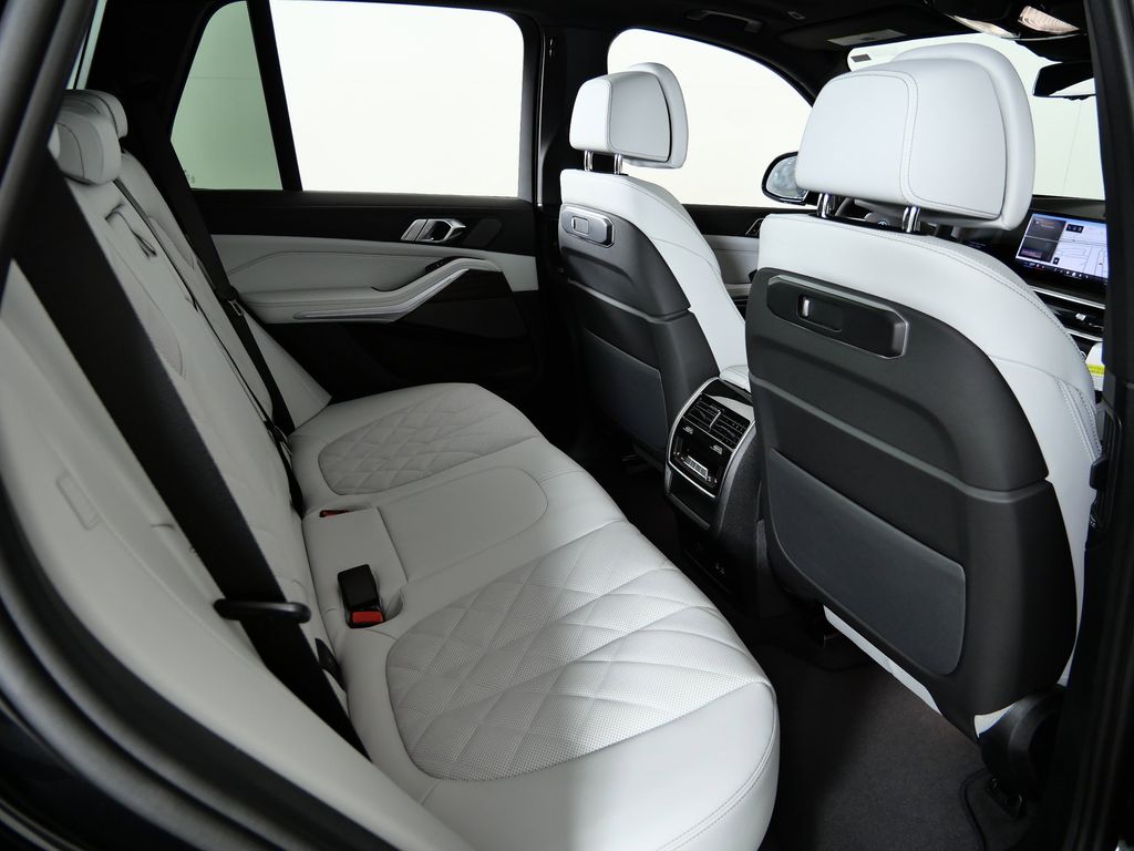 Thumbnail: 2026 BMW X5 - 26