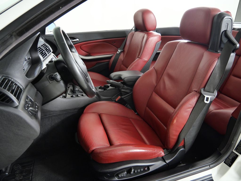 Thumbnail: 2004 BMW M3 - 30