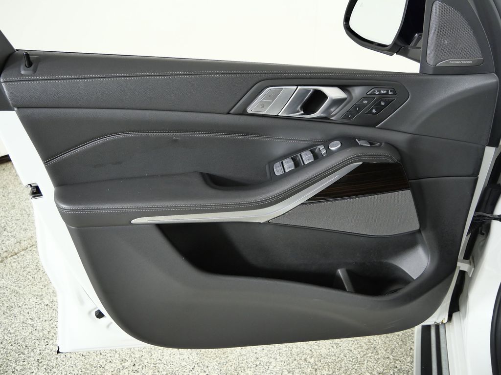 Thumbnail: 2019 BMW X7 - 34