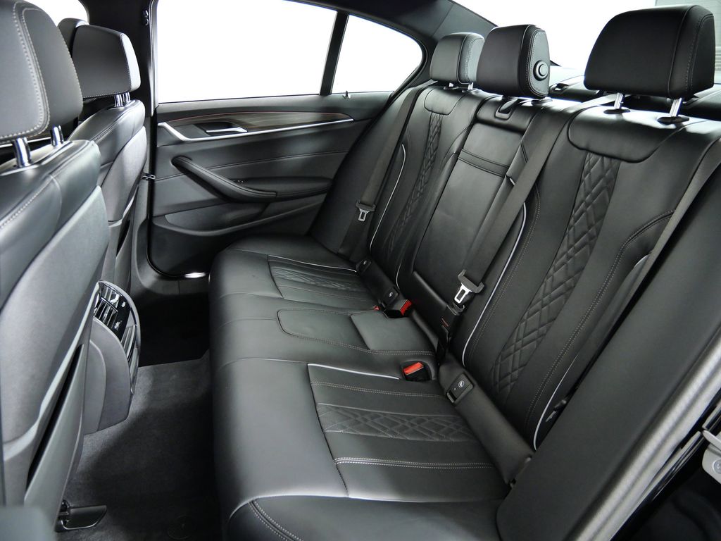 Thumbnail: 2023 BMW 5 Series - 36