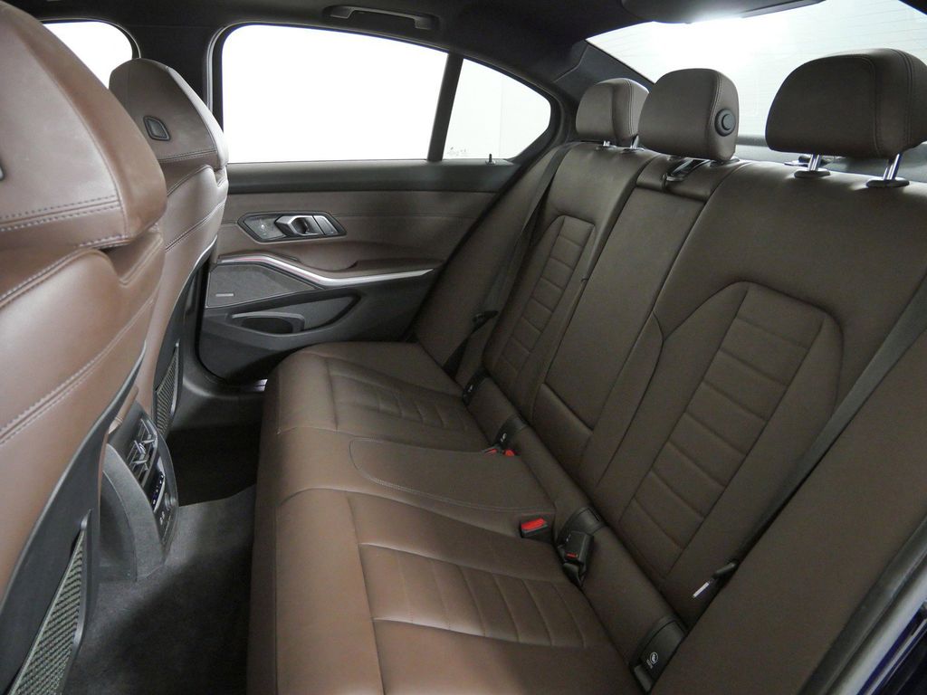 Thumbnail: 2020 BMW 3 Series - 32