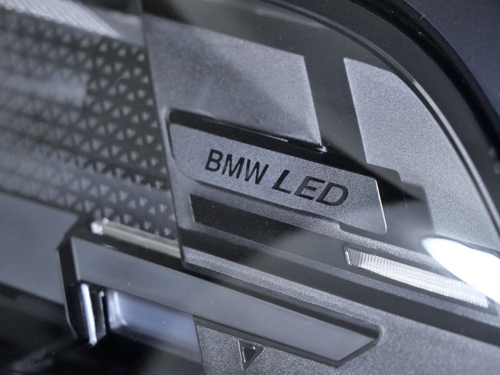 Thumbnail: 2026 BMW X5 - 4