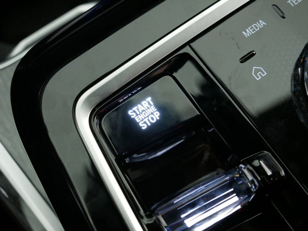 Thumbnail: 2025 BMW 7 Series - 48