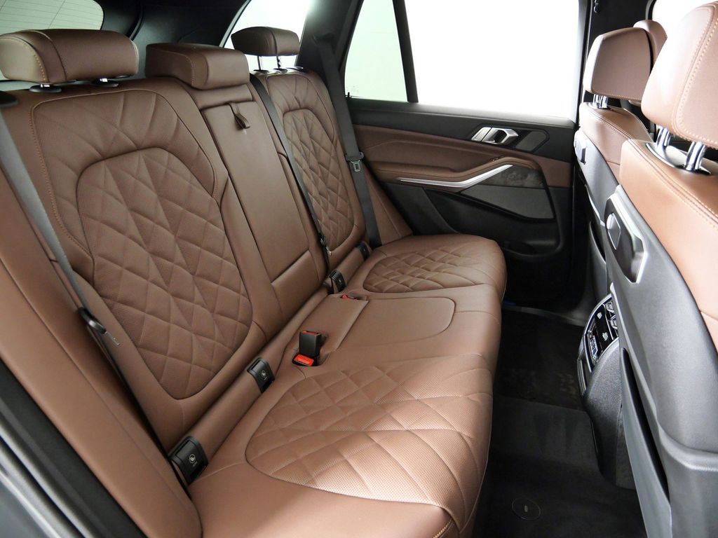 Thumbnail: 2026 BMW X5 - 27