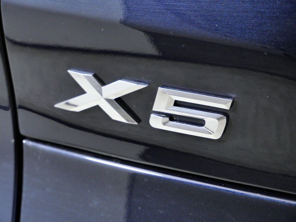 Thumbnail: 2026 BMW X5 - 13