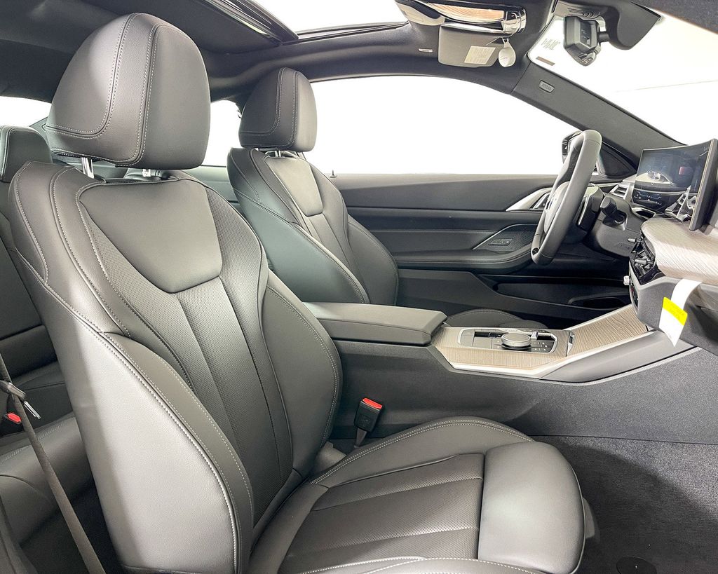 Thumbnail: 2025 BMW 4 Series - 19