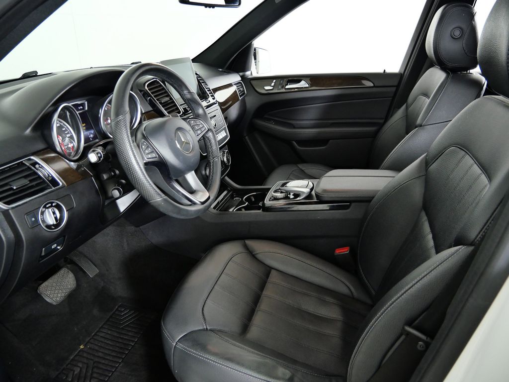 Thumbnail: 2017 Mercedes-Benz GLE - 34