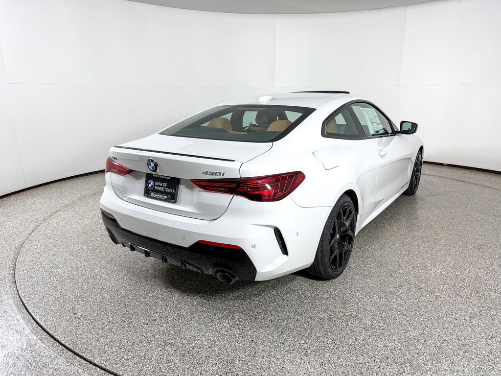 Thumbnail: 2026 BMW 4 Series - 2