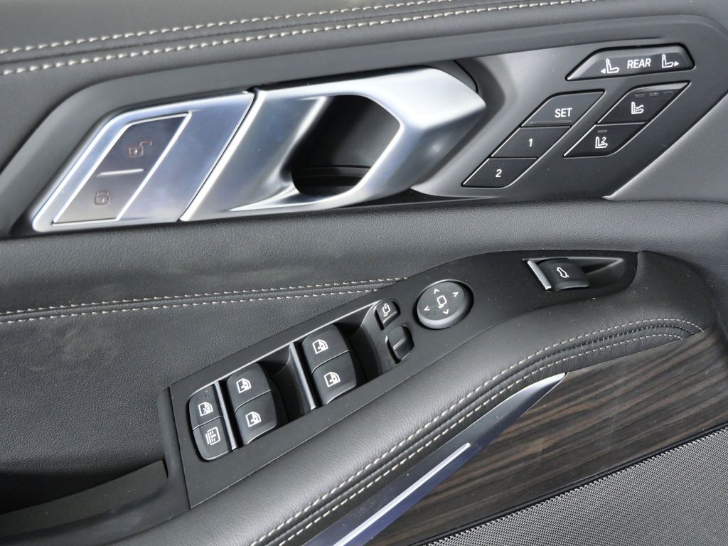 Thumbnail: 2026 BMW X7 - 39