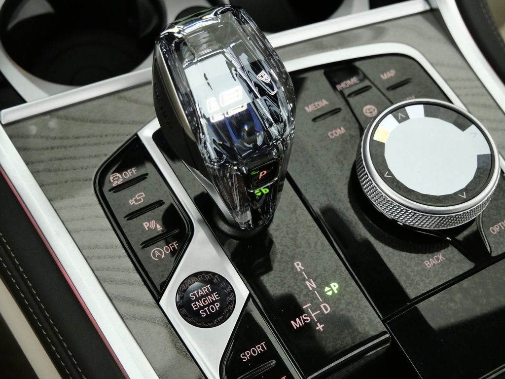 Thumbnail: 2026 BMW 8 Series - 47