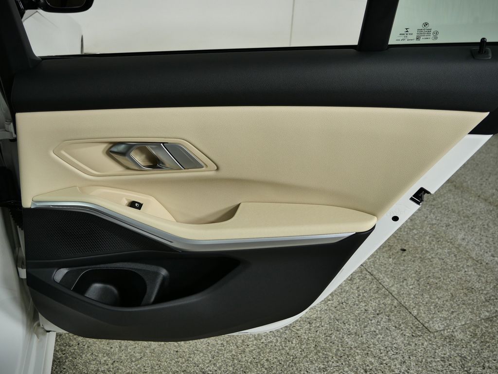 Thumbnail: 2023 BMW 3 Series - 29