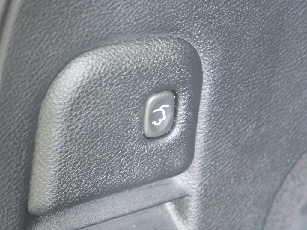 Thumbnail: 2017 Jeep Grand Cherokee - 25
