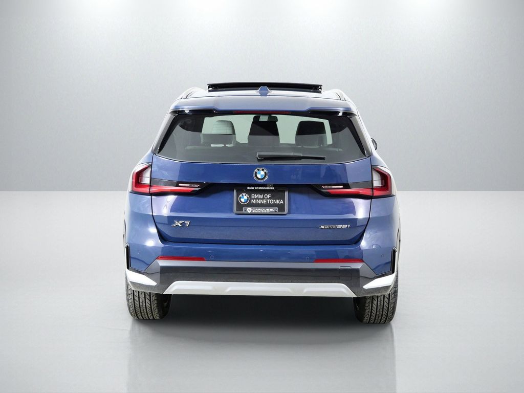 Thumbnail: 2026 BMW X1 - 10