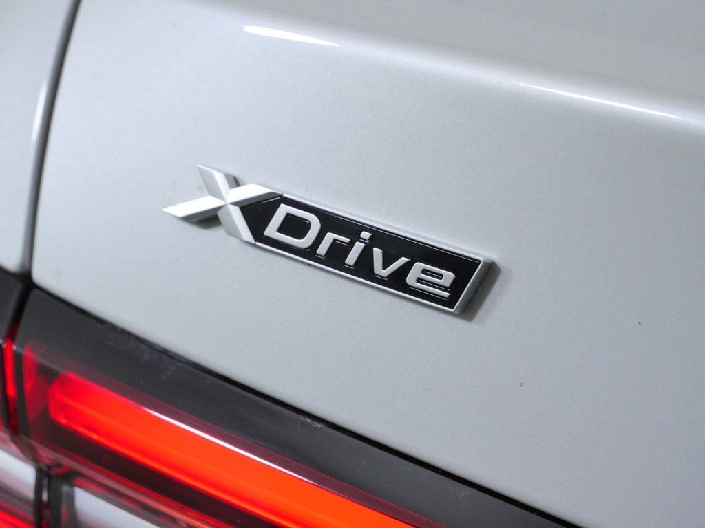 Thumbnail: 2027 BMW 5 Series - 13