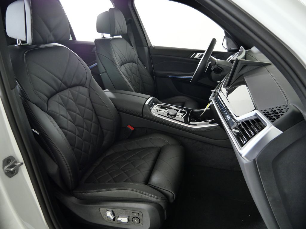 Thumbnail: 2026 BMW X5 - 21