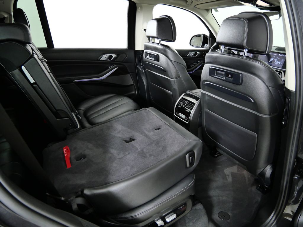 Thumbnail: 2021 BMW X7 - 26