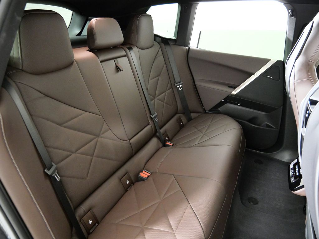 Thumbnail: 2025 BMW iX - 31