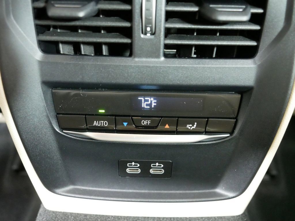 Thumbnail: 2025 BMW 3 Series - 30