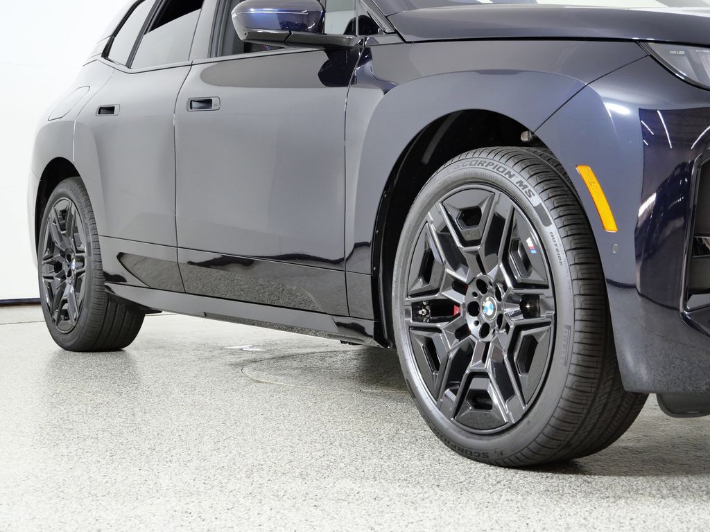 Thumbnail: 2026 BMW iX - 6