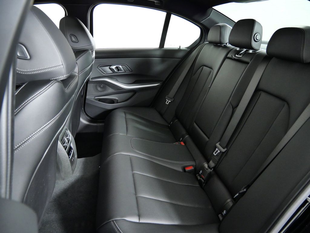 Thumbnail: 2026 BMW 3 Series - 31