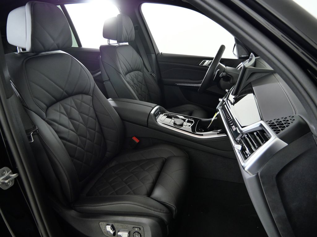 Thumbnail: 2026 BMW X5 - 21