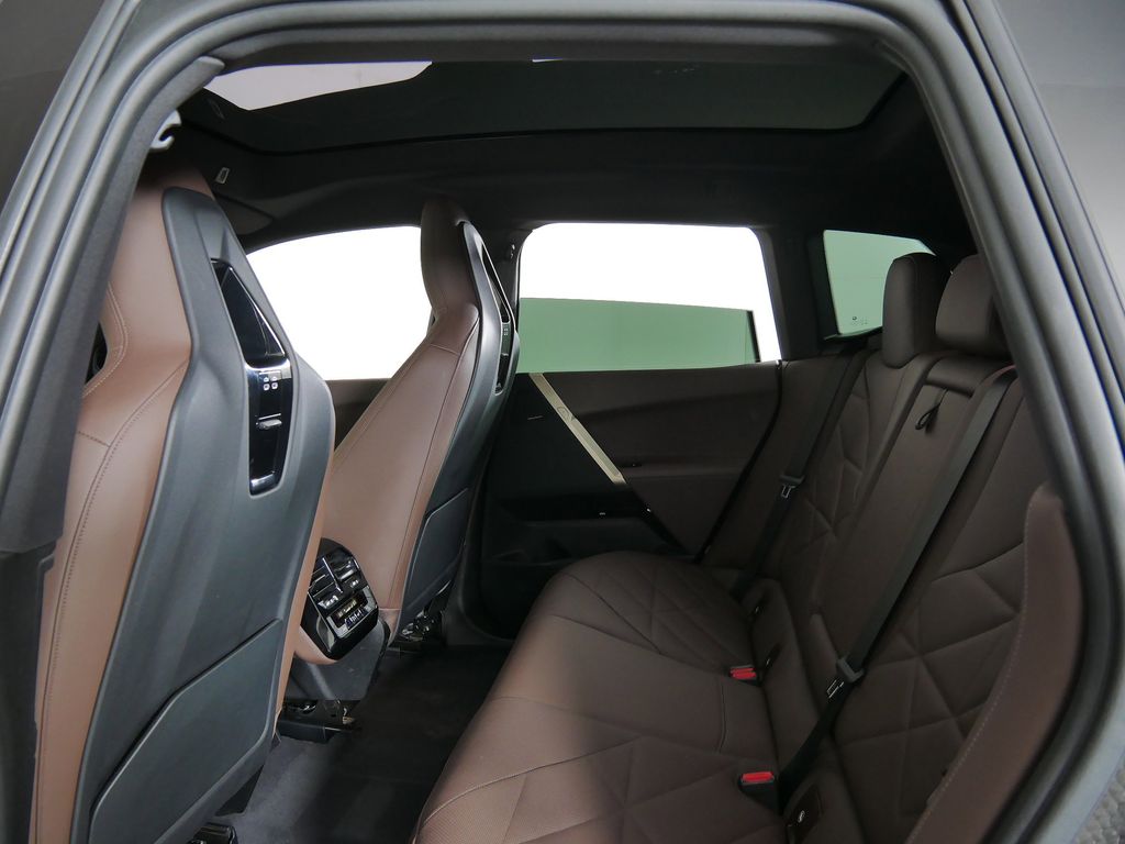 Thumbnail: 2023 BMW iX - 35