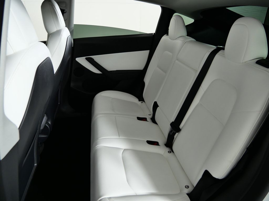 Thumbnail: 2022 Tesla Model Y - 31