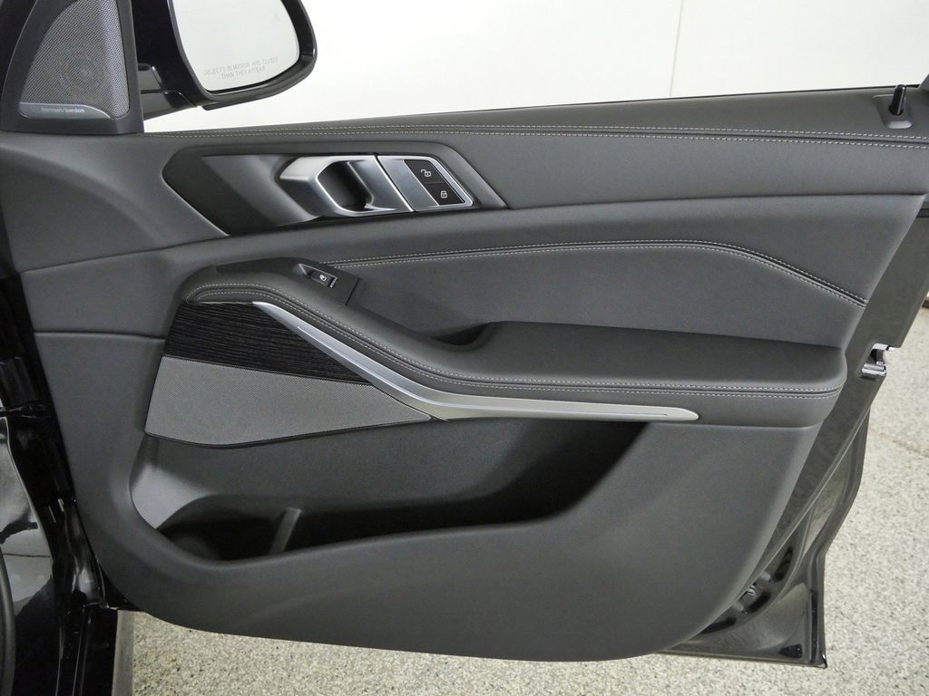 Thumbnail: 2026 BMW X5 - 19