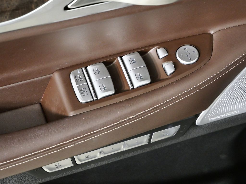 Thumbnail: 2016 BMW 7 Series - 36