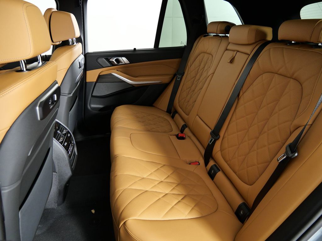 Thumbnail: 2026 BMW X5 - 33