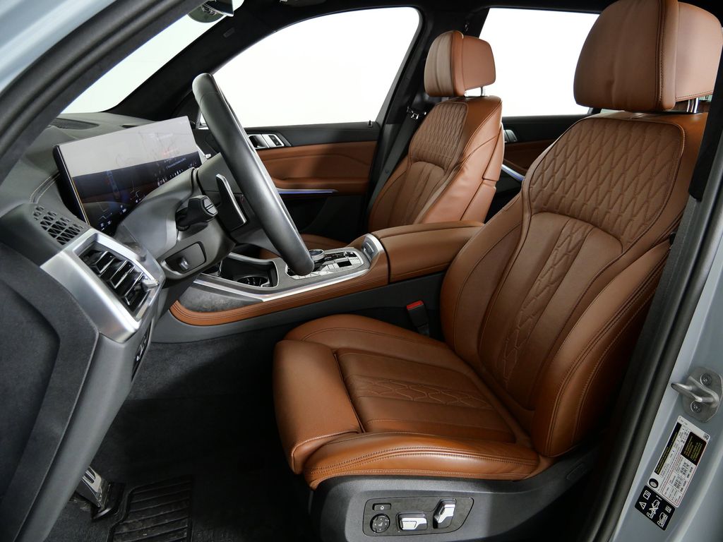 Thumbnail: 2025 BMW X7 - 39