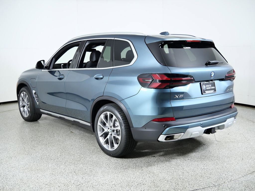 Thumbnail: 2026 BMW X5 - 16