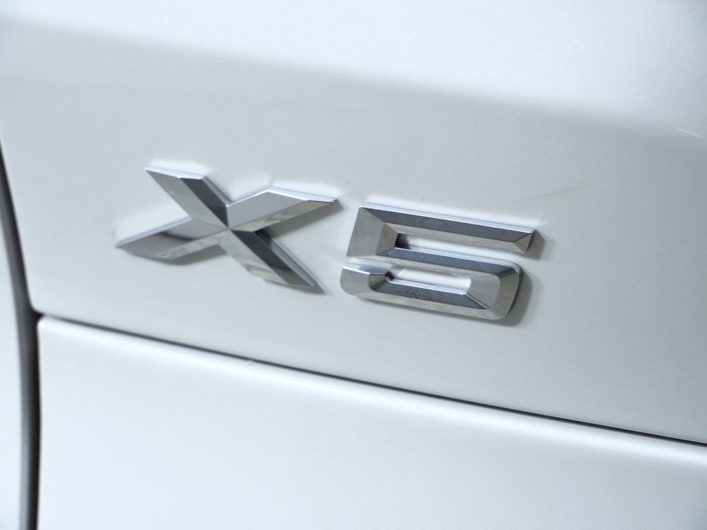 Thumbnail: 2026 BMW X5 - 13