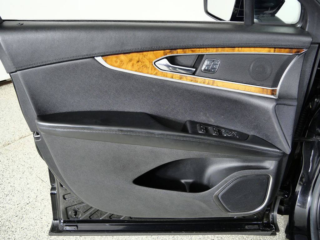 Thumbnail: 2017 Lincoln MKX - 33