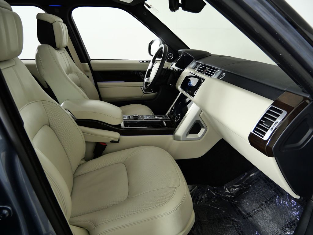 Thumbnail: 2022 Land Rover Range Rover - 21