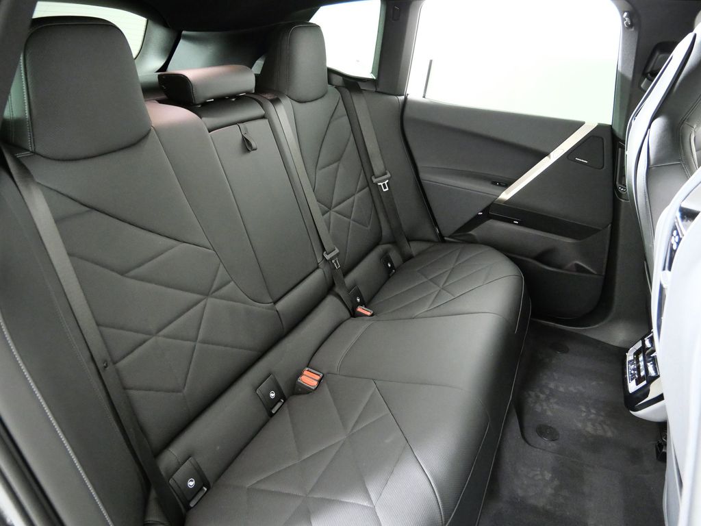 Thumbnail: 2023 BMW iX - 31