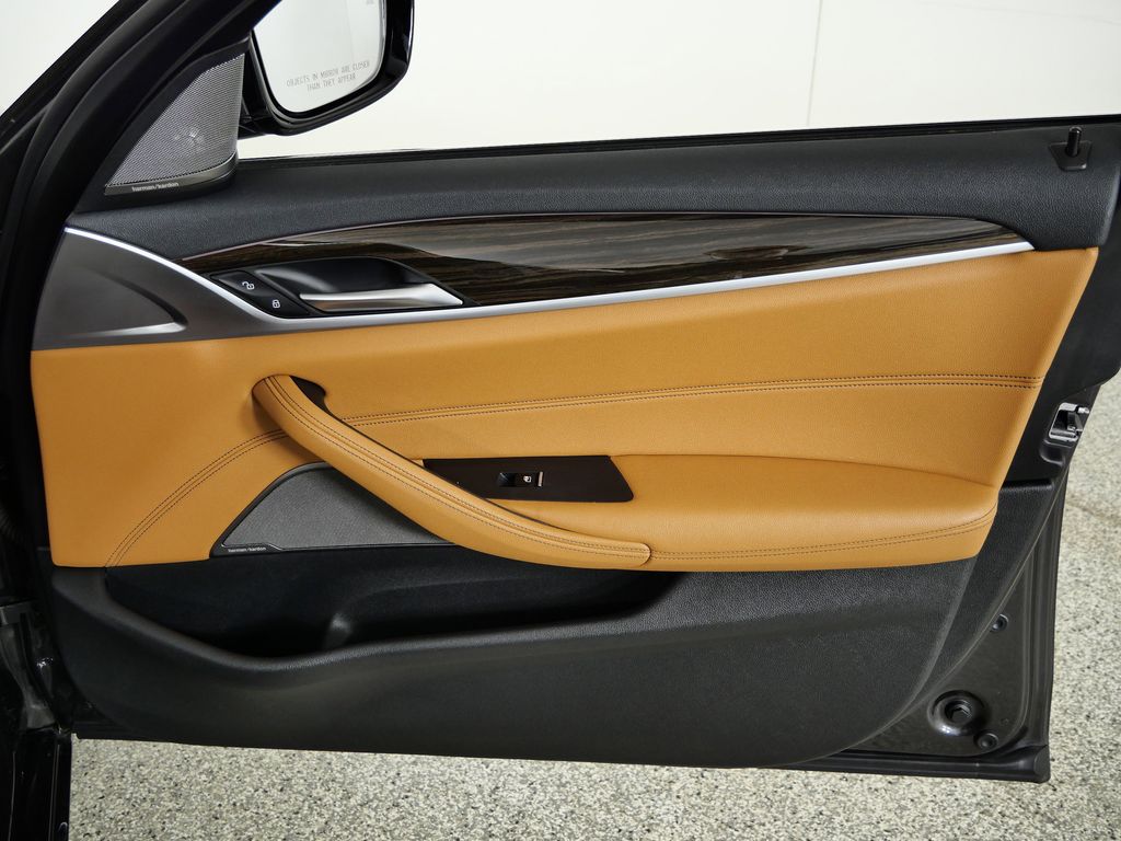 Thumbnail: 2021 BMW 5 Series - 20